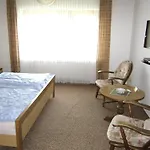ゲストハウス Pension-gaestehaus Waldhof ヴィンターベルク