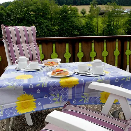 Konukevi Pension-gaestehaus Waldhof Winterberg