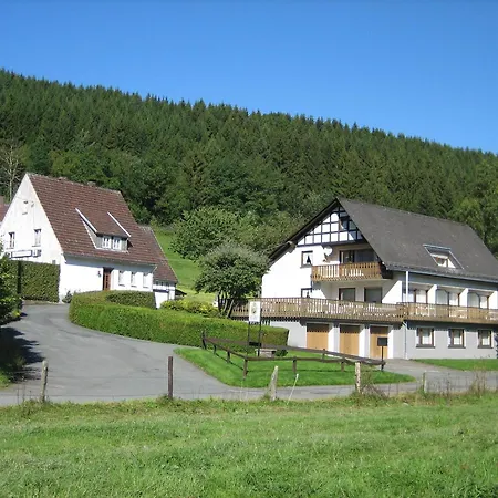Konukevi Pension-gaestehaus Waldhof Winterberg